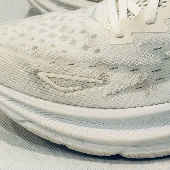 HOKA Clifton 9 Athletic Shoes - Picture 6 of 9